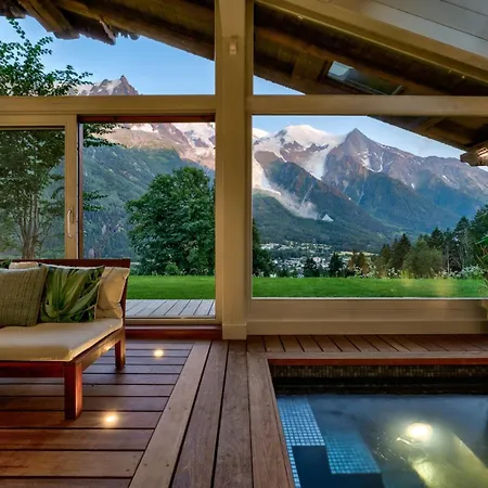 Hibou Villa *